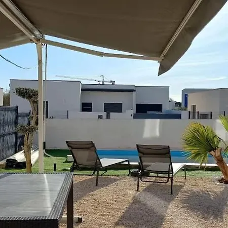Climatisée Pour 8 Personnes Avec Piscine Privée *