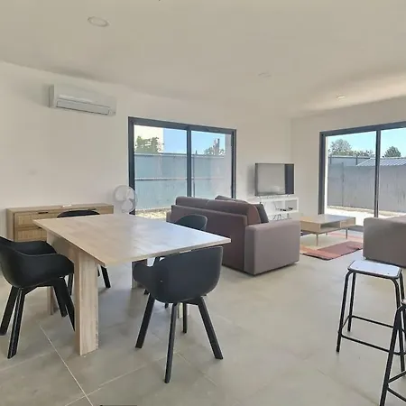 Villa Climatisée Pour 8 Personnes Avec Piscine Privée