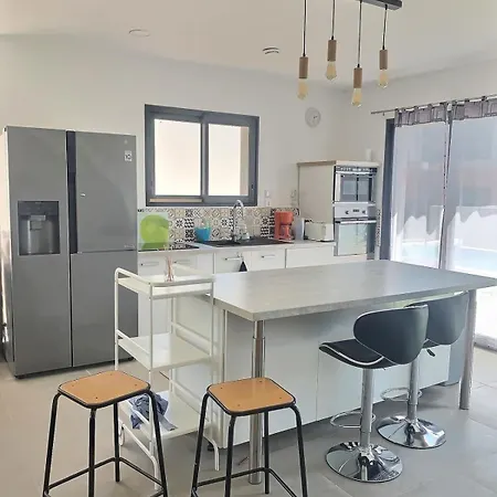 Climatisée Pour 8 Personnes Avec Piscine Privée *