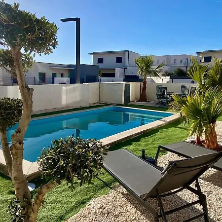 ヴィラ Climatisee Pour 8 Personnes Avec Piscine Privee *