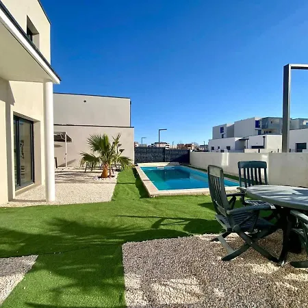 Climatisee Pour 8 Personnes Avec Piscine Privee ヴィラ Sérignan