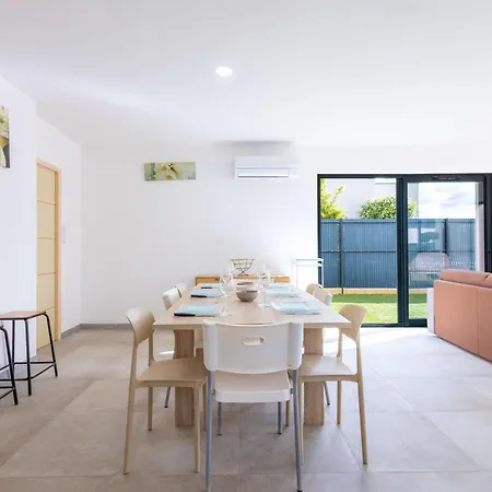 Climatisee Pour 8 Personnes Avec Piscine Privee Vila