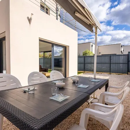 Climatisee Pour 8 Personnes Avec Piscine Privee Vila *