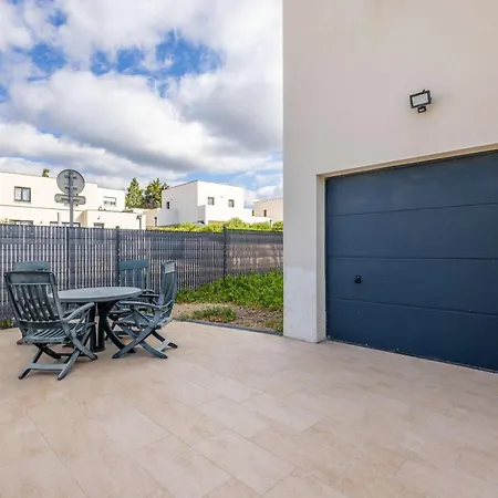 Climatisee Pour 8 Personnes Avec Piscine Privee Vila