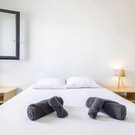 Vila Climatisee Pour 8 Personnes Avec Piscine Privee *