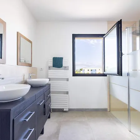 Vila Climatisee Pour 8 Personnes Avec Piscine Privee *