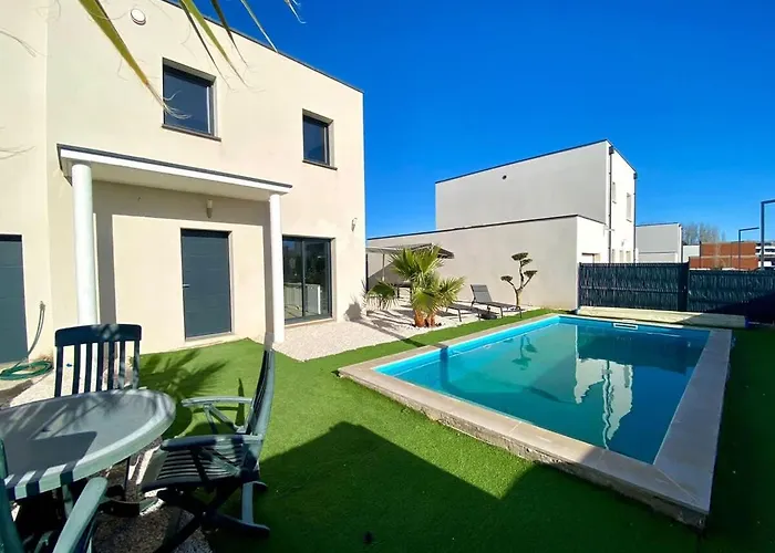 Climatisee Pour 8 Personnes Avec Piscine Privee Villa *