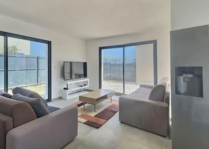 Villa Climatisee Pour 8 Personnes Avec Piscine Privee