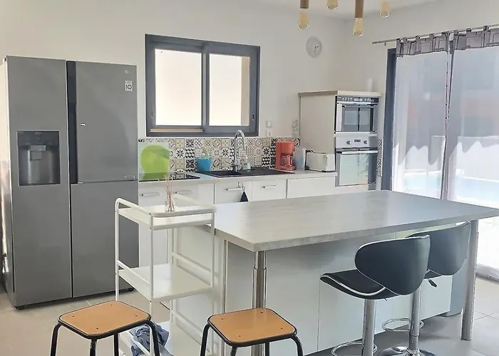 Climatisee Pour 8 Personnes Avec Piscine Privee *